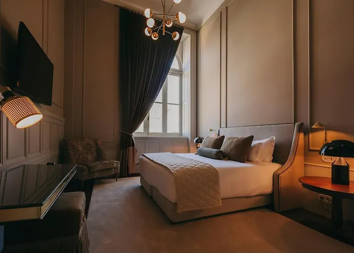 Torel 1884 & בית הארחה פורטו