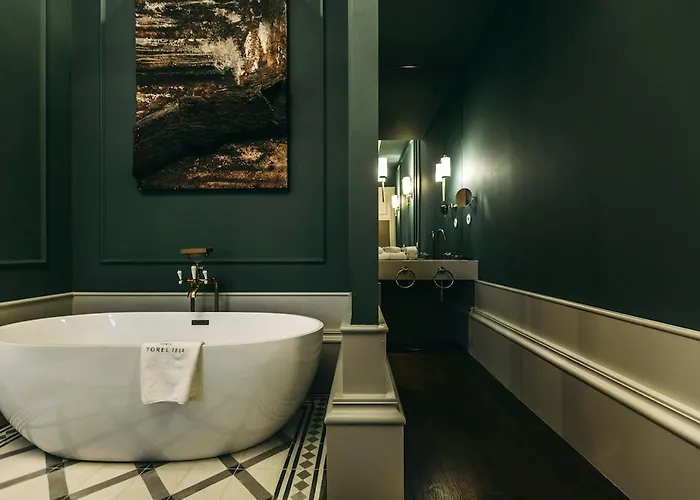 Torel 1884 & Pensión Oporto