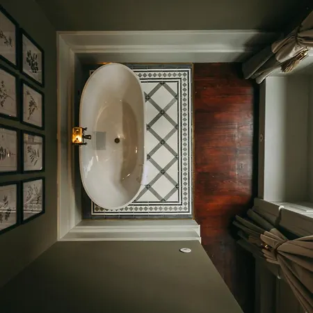 Torel 1884 & 게스트하우스 4*